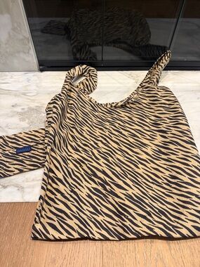 BAGGU Zebra-Stripe resusable tote